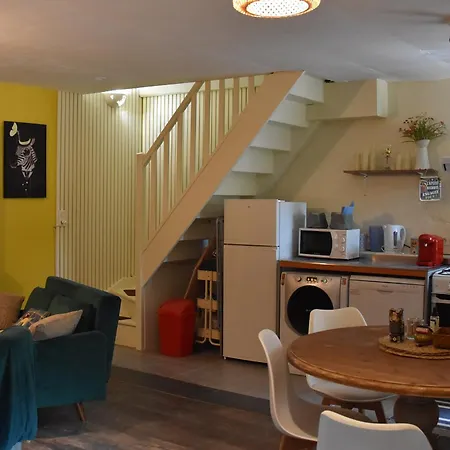 Holiday home Les Girouteaux Le Fenil Les Eyzies